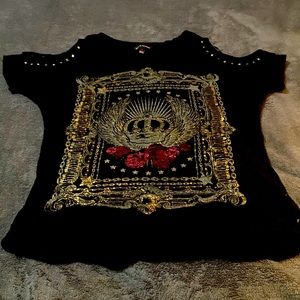 Black, cold, shoulder T-shirt